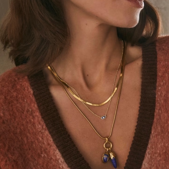 Kendra Scott Mini Eye Gold Short Pendant Necklace in Dark Blue Magnesite - Picture 2 of 5